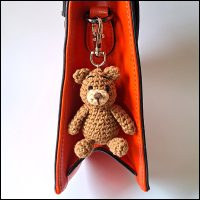 Product afbeelding mini beertje tassenhanger Mini beer patroon