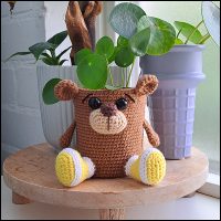 Product afbeelding plantenpotje beer bruin voorkant 2 Beer plantenpotje patroon