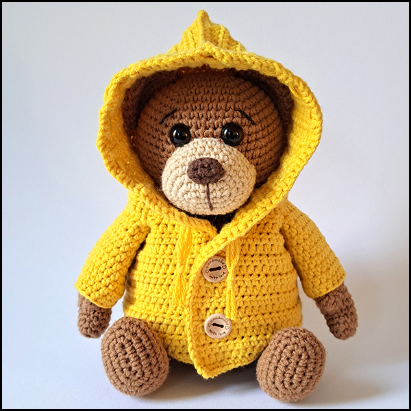 Product afbeelding Benny de beer met jas voorkant Benny de (panda)beer patroon