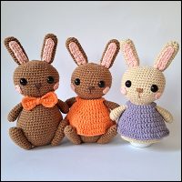 Product afbeelding 3 konijnen samen Paaskonijn eierwarmer en amigurumi patroon