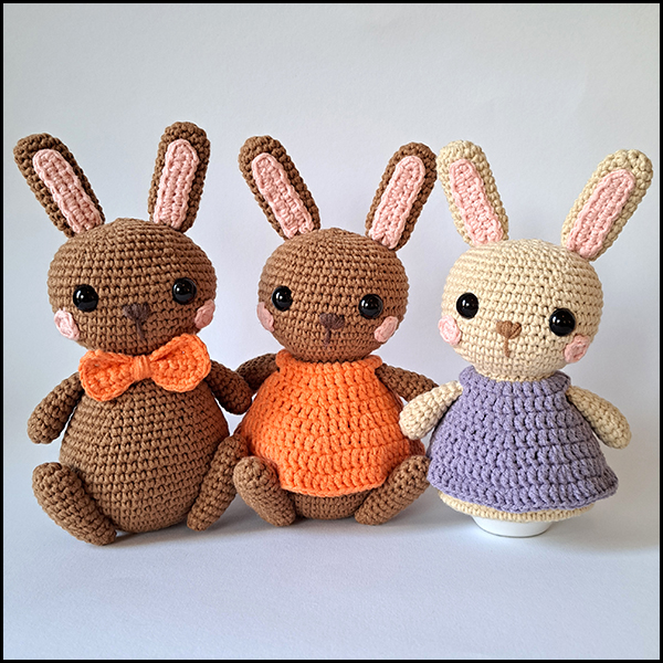 Product afbeelding 3 konijnen samen Paaskonijn eierwarmer en amigurumi patroon