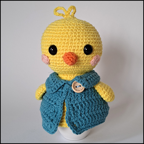 Product afbeelding eierwarmer kuiken voorkant Kuiken eierwarmer en amigurumi patroon