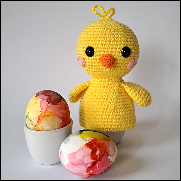 Product afbeelding eierwarmer kuiken zonder jas Kuiken eierwarmer en amigurumi patroon