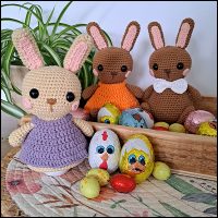Product afbeelding konijnen samen Paaskonijn eierwarmer en amigurumi patroon
